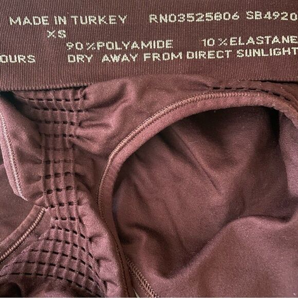 Sweaty Betty Stamina Sports Bra Black Cherry Style SB 4920 Size XS - Picture 4 of 6